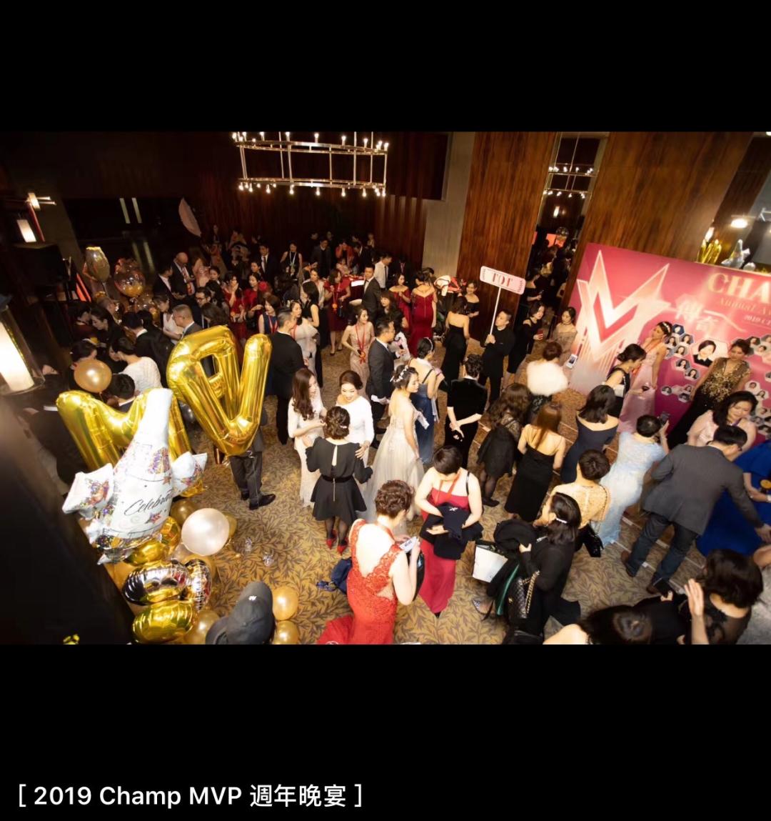 嘲笑拼二手*袜丝**？你根本不懂“装名媛”的财富经