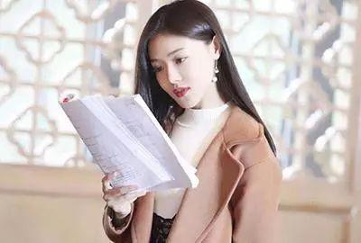 优秀作文且听风吟静待花开,优秀作文赏析青春