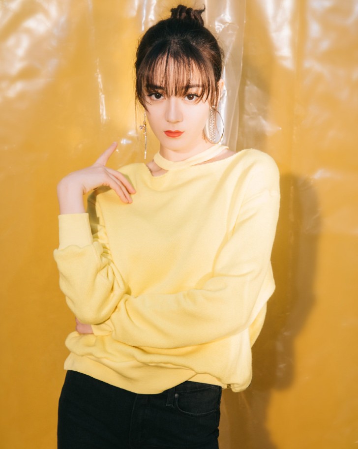 这种“蚂蚁鞋”一般人都穿不了,热巴穿出时尚范,气场3米!