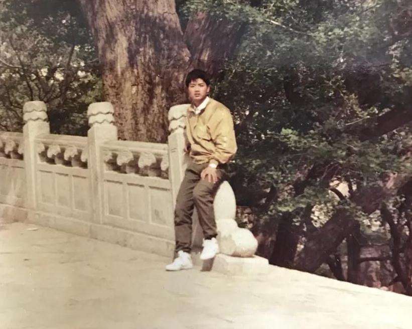 刘强东早期在街上采访,刘强东的故事简介