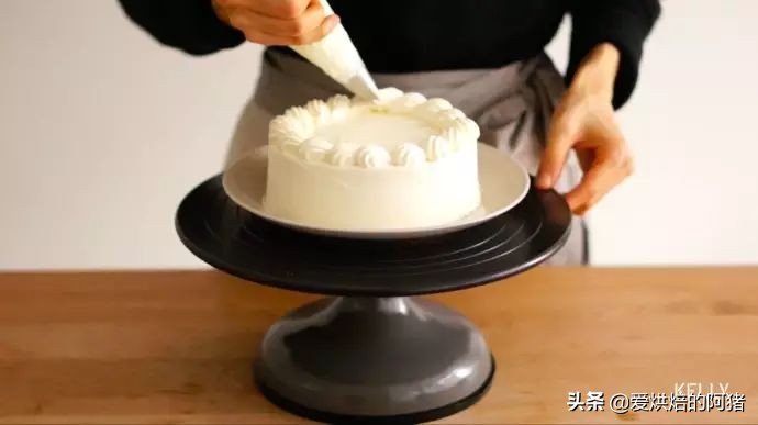 邱莹莹同款草莓奶油蛋糕，基础戚风胚，徒手脱模剖片及抹面挤花