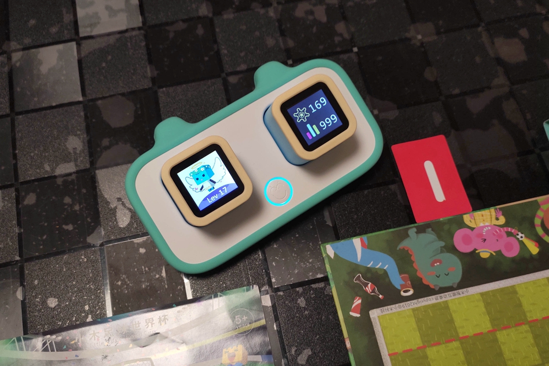 小米儿童玩具机器人,小米儿童智能陪伴机器人联网