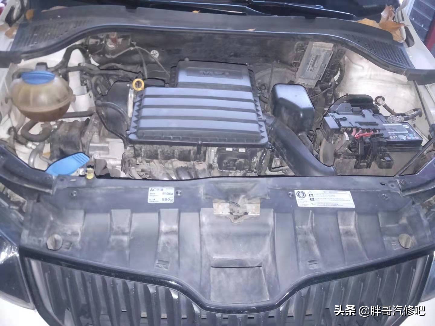 大众ea211发动机正时皮带更换时间,大众ea211发动机1.6涨紧轮