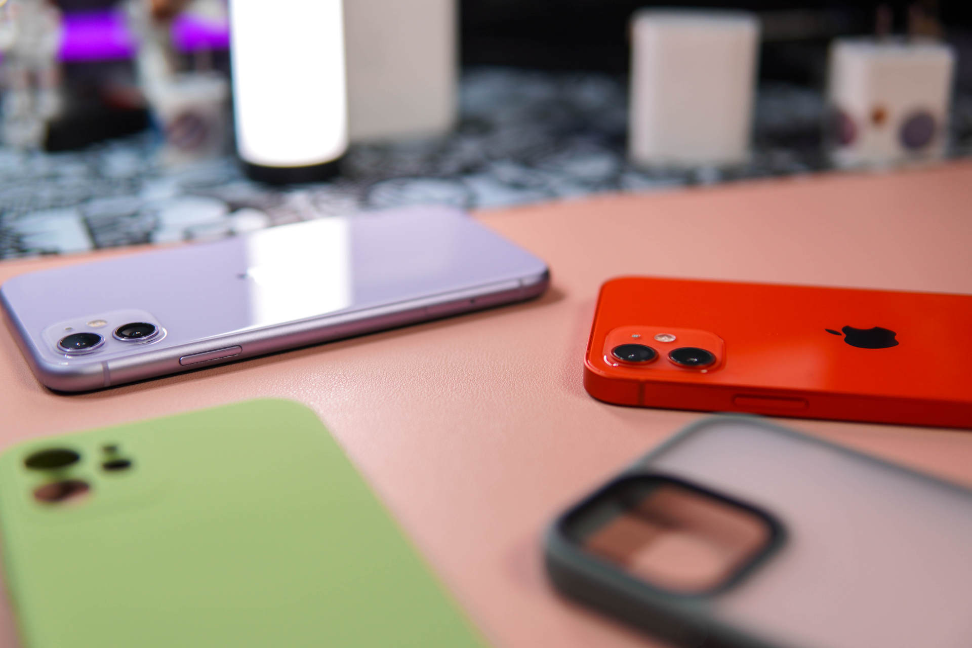 iphone12硅胶壳和皮革哪个好,iphone12promax钢化膜