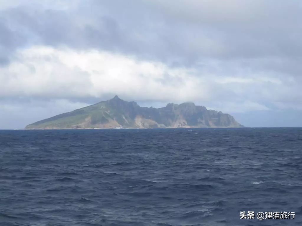 *鱼岛钓**有“花鸟岛”之称,这里是东海的鱼库、油库,主要有8个岛