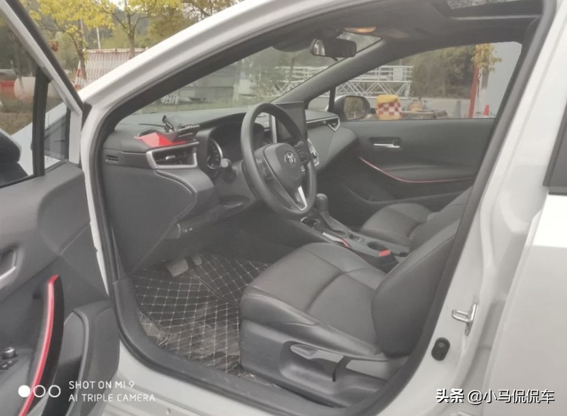 20岁喜提人生第一辆车本田,22款丰田雷凌领先版驾驶体验