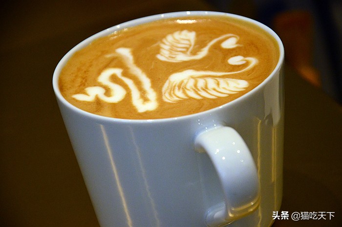 手推咖啡车起家，这家咖啡厅有何秘诀，七年开店遍布鹭岛？