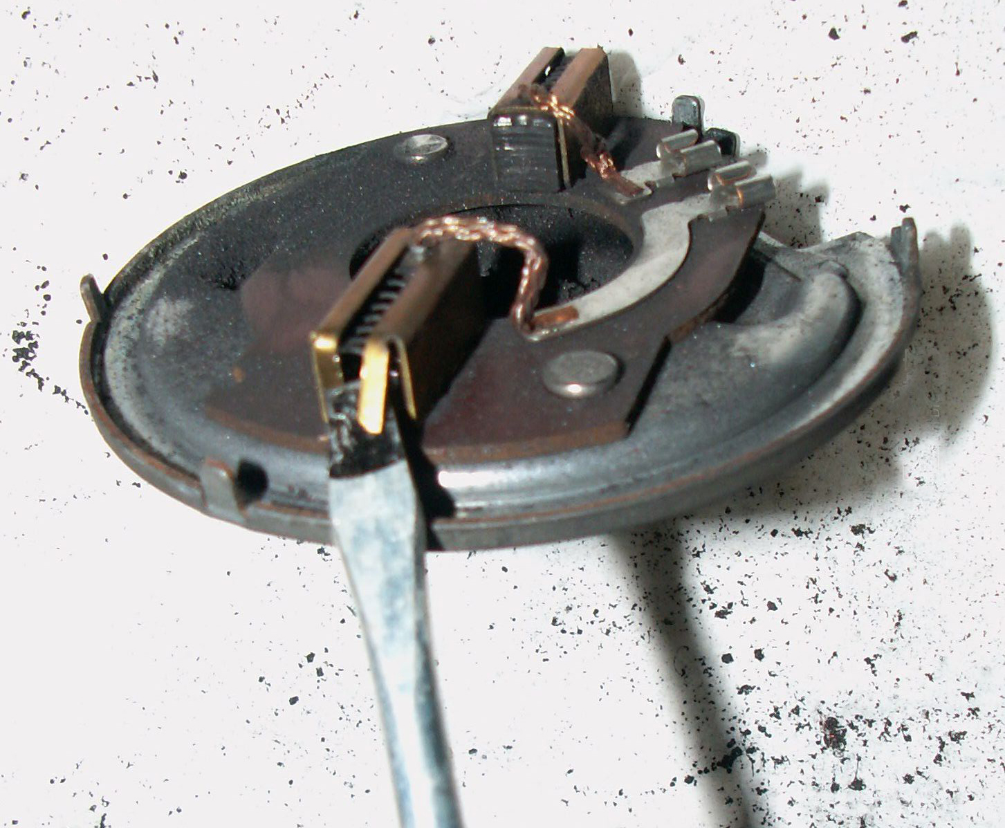 轿车散热风扇不转导致开锅,汽车散热器开锅怎么解决