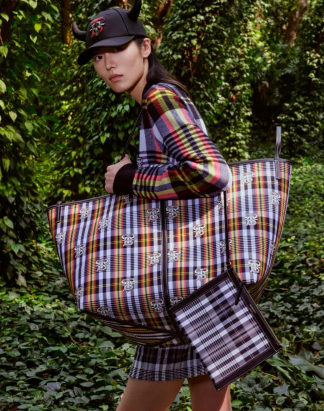 巴宝莉和lv哪个好,巴宝莉lv