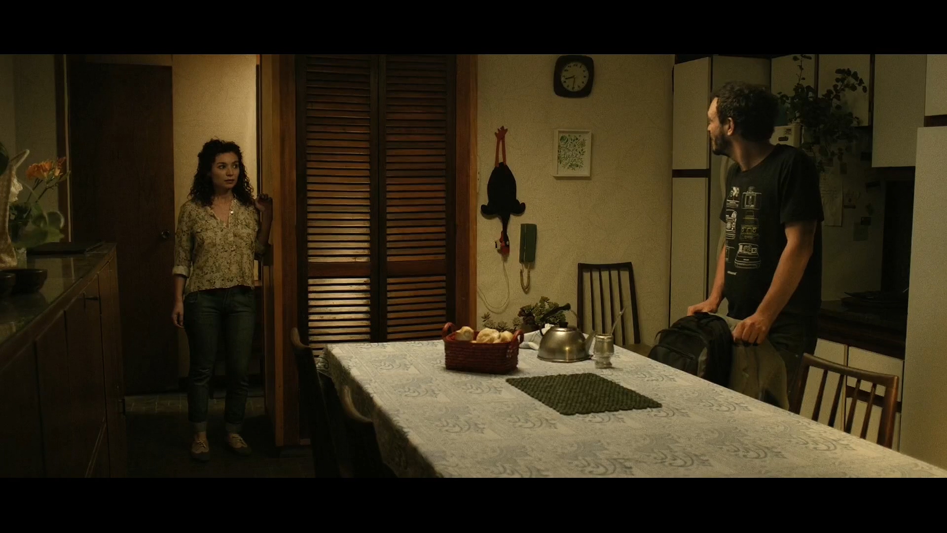 邻居天天半夜装修,邻居大半夜装修吓到了孩子