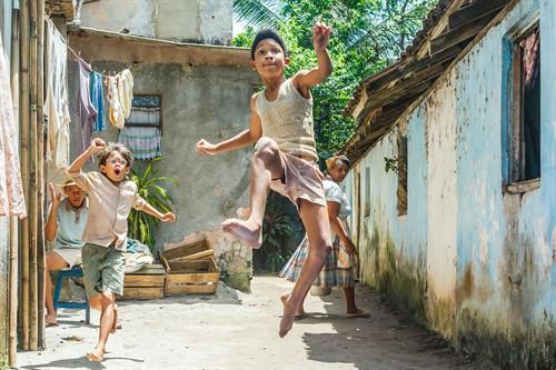 一句承诺，一生传奇，贫困少年终成国家的大英雄！