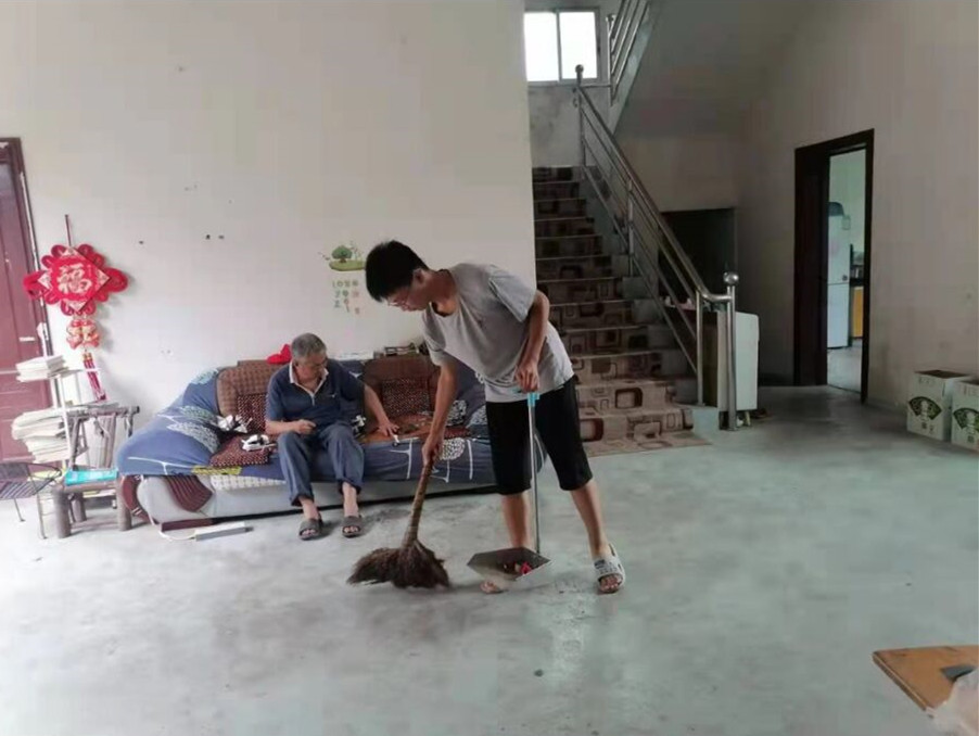 大渡口中学狠抓暑期劳动教育，落实“书记项目”