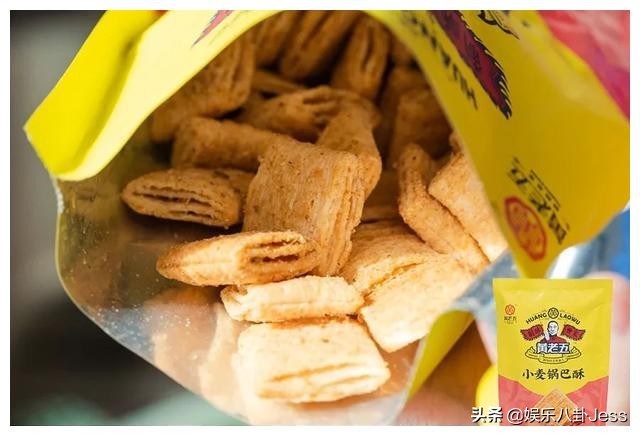 在李佳琦直播间买零食，是个划算的选择吗？