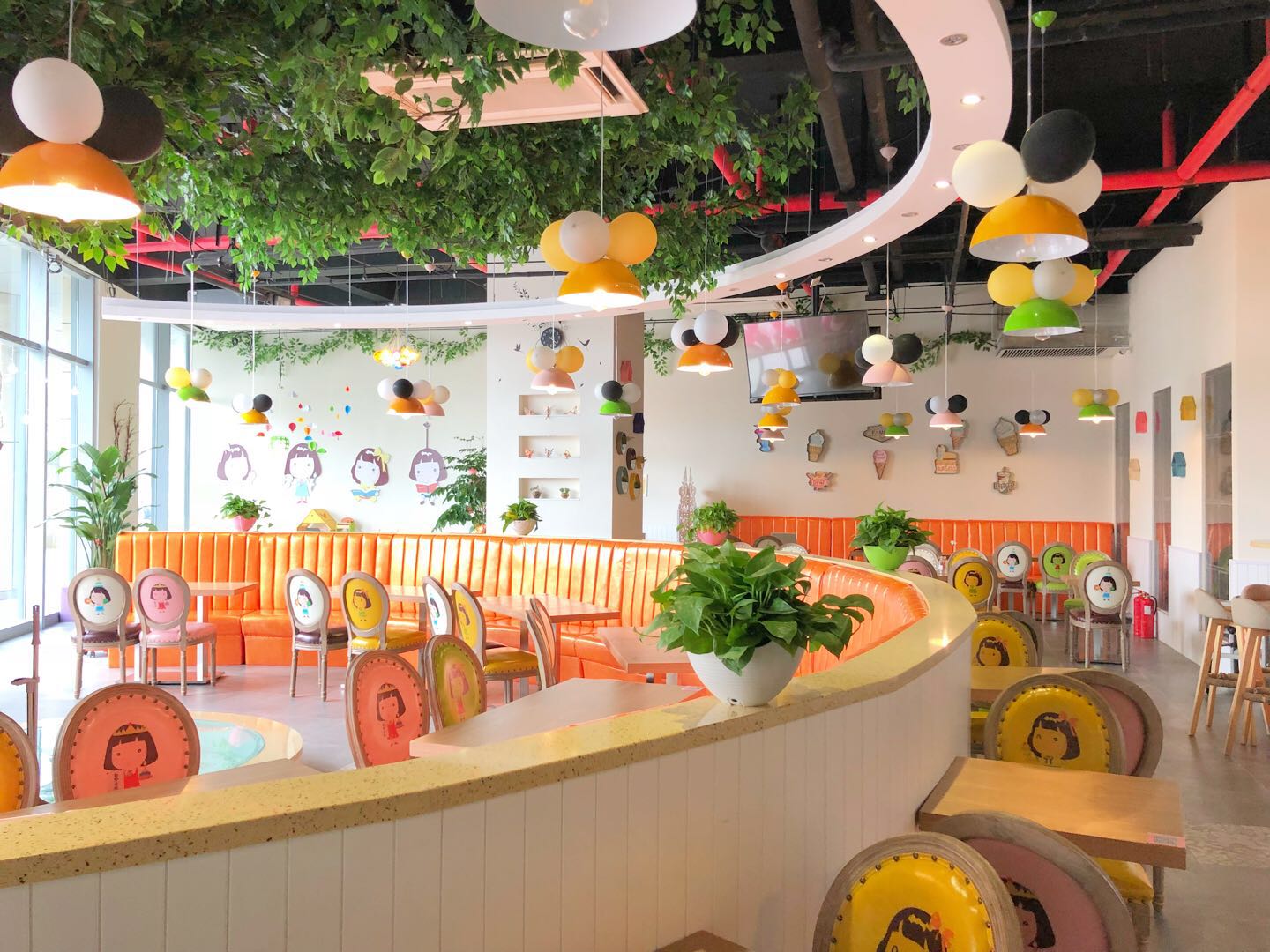 小茉家亲子餐厅总部小程序,投资小茉家亲子主题餐厅