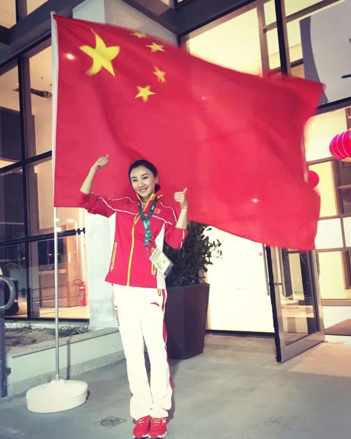 何雯娜年轻时照,何雯娜豪门生活照