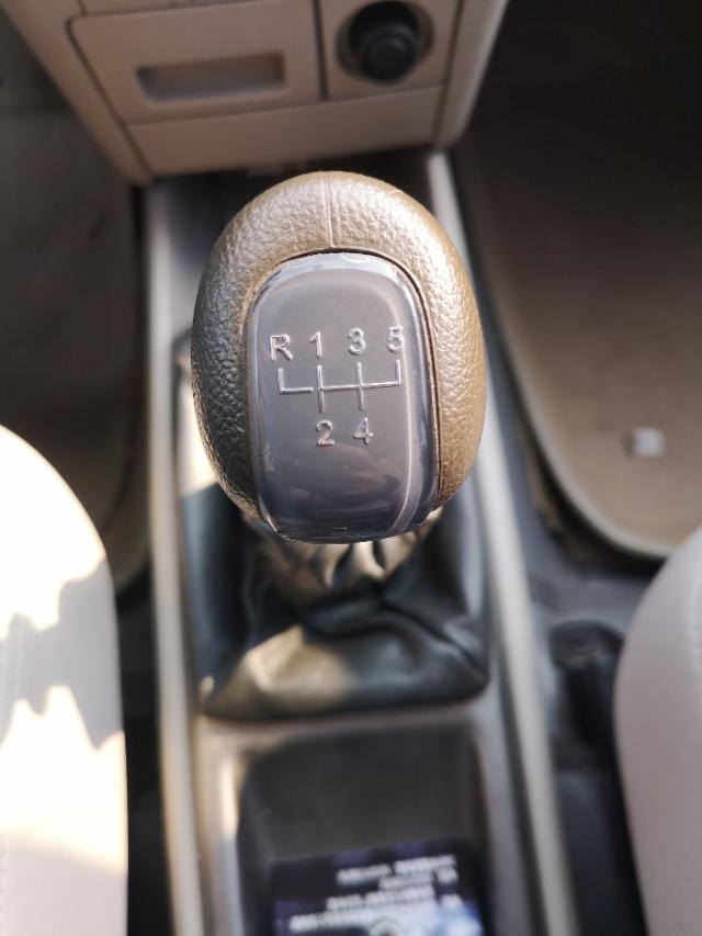 一辆12年车龄的老车,开一台10年的老车