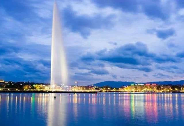 世界上最大喷泉水柱300层楼高,亚洲第一喷泉最高能喷多少米