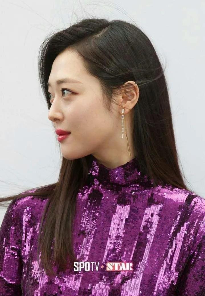 fx出道十二周年成员发声,fx十周年合体宋茜在台下