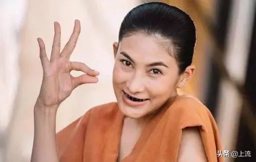 泰国流行戴牙套,泰国最近很火的牙套