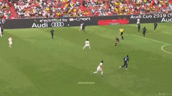 自信！日本18岁天才大放异彩，皇马高层将进一线队...