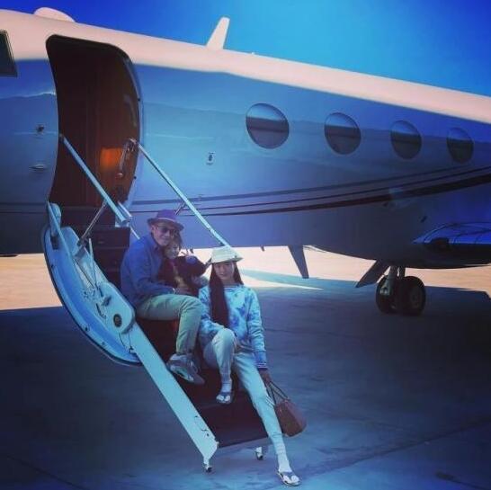 陈冠希带女儿alaia看电影晒照,陈冠希秀出女儿正脸照