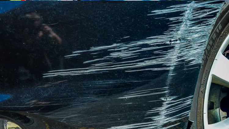 修复轻微汽车划痕视频,修复车身划痕修得需要多久