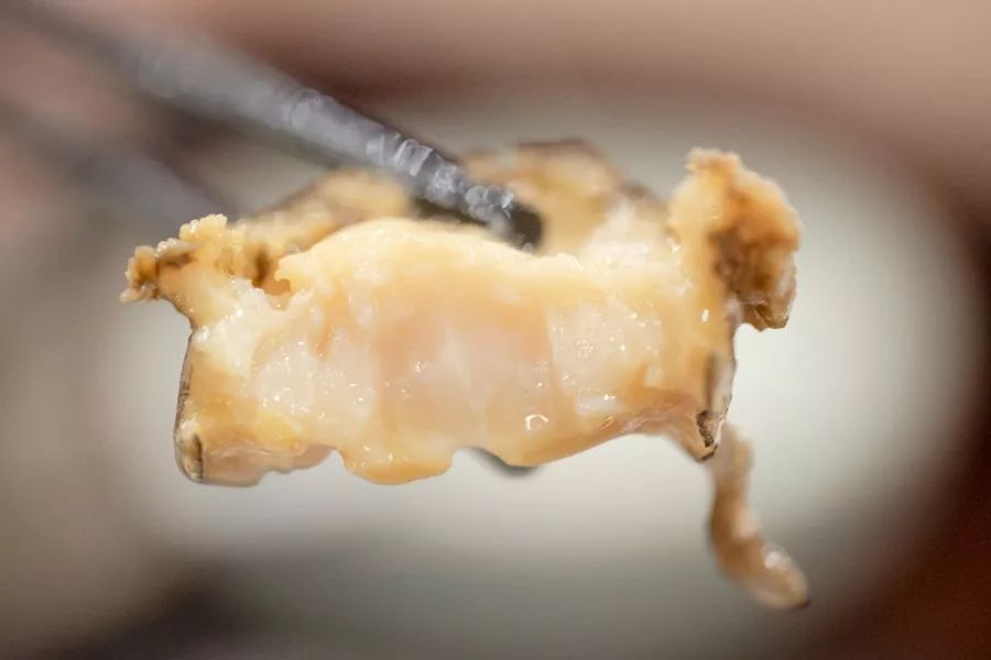 这家噗噗噗的粥底火锅店，稳就一个字