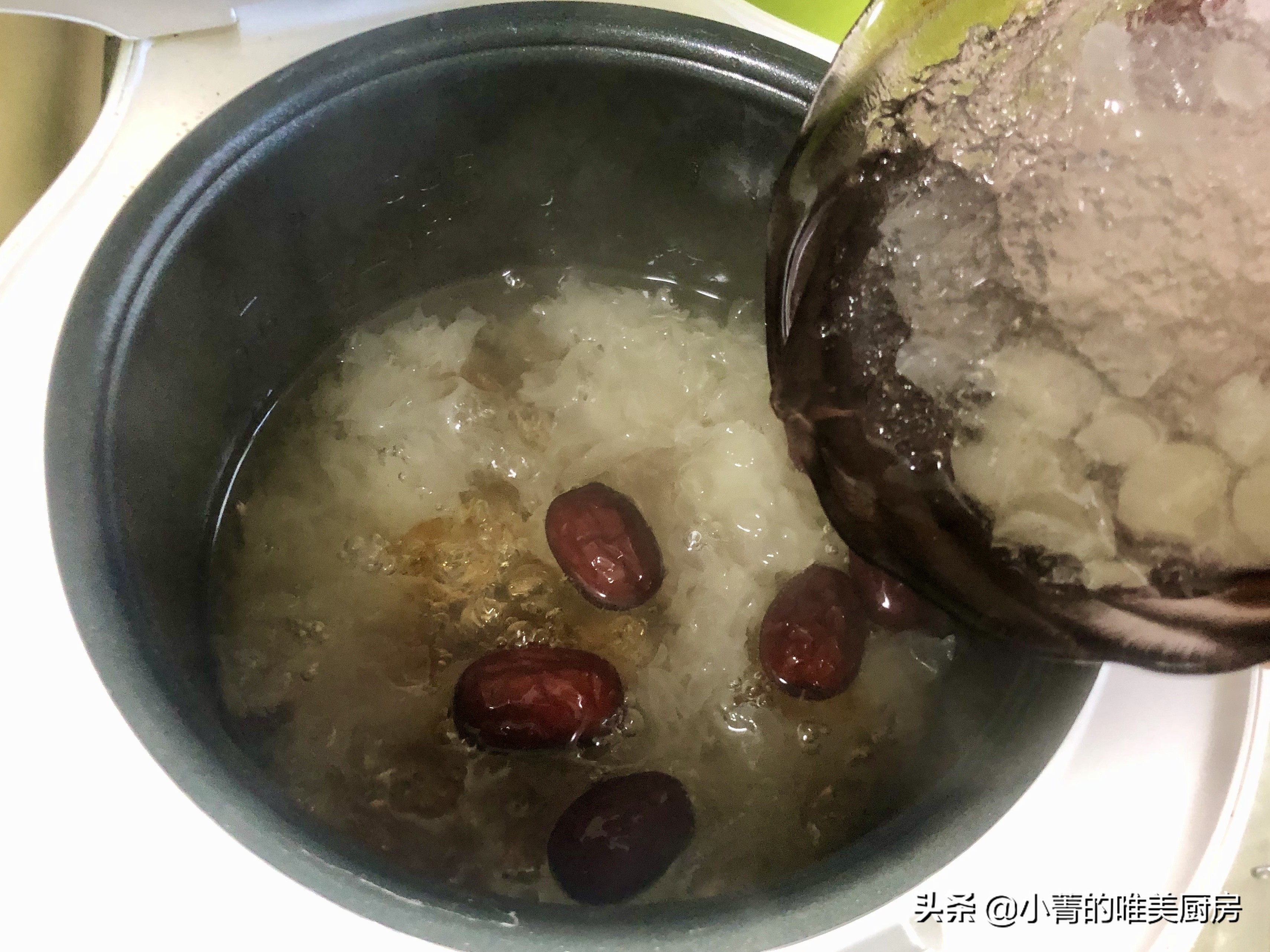 桃胶皂角米雪耳羹,桃胶皂角米雪燕银耳羹图片