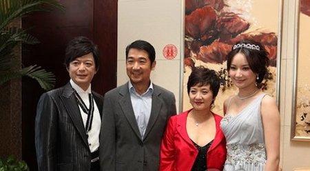 韩雨芹张国立什么关系,张国立和女儿韩雨芹