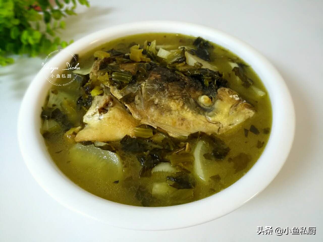 煮鱼汤用开水会腥吗,煮鱼汤为什么要用猪油