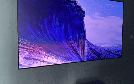 “客厅新贵”夺94%好评，万达IMAX搬回家，中年男人：有面