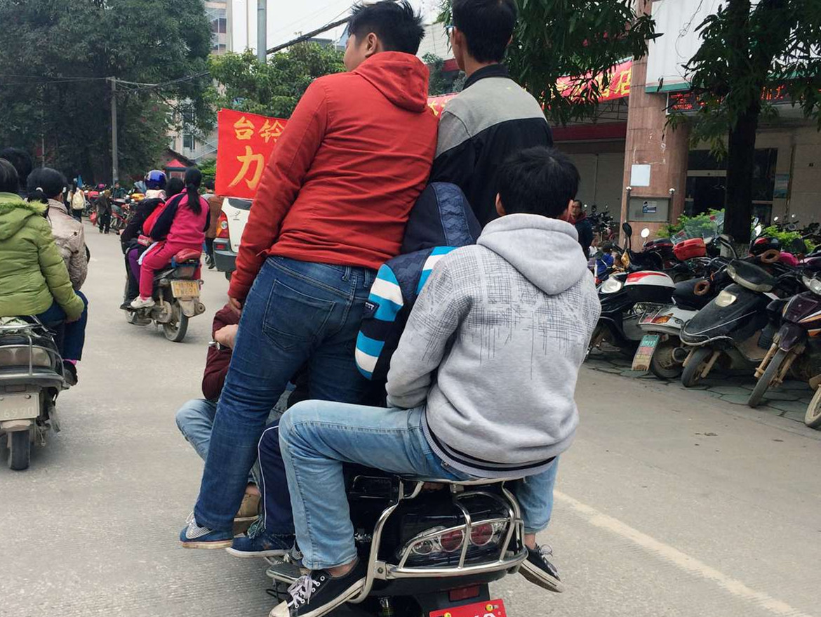 电动车起步速度慢怎么回事,电动车起步时电机有异响震动