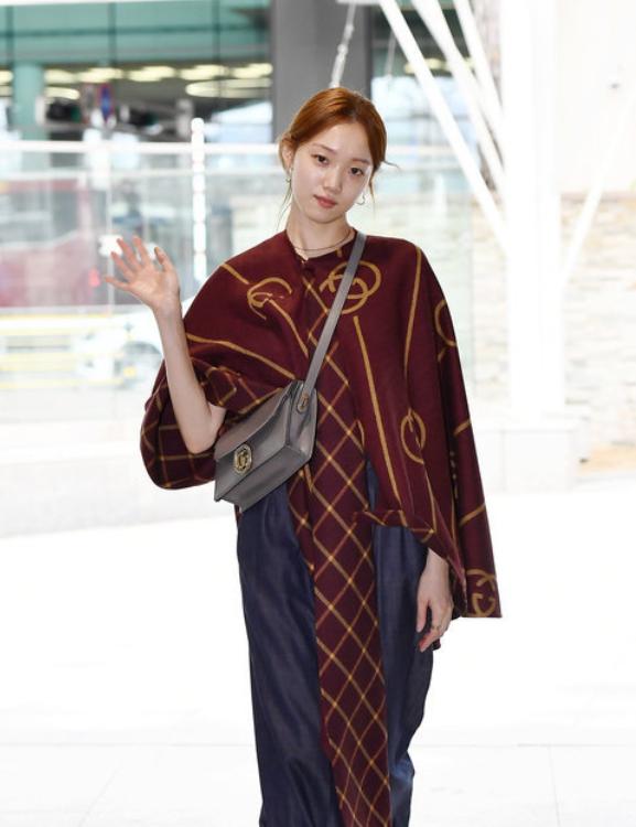 任家萱撞衫刘亦菲和古力娜扎,任家萱穿搭