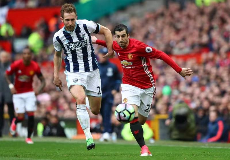 曼联致敬传奇查尔顿,曼联查尔顿历史比分