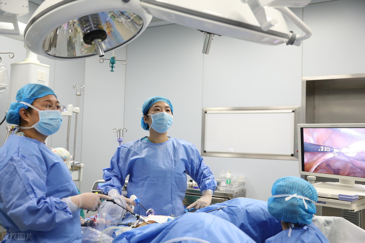 子宫内膜癌出血的颜色是什么颜色,子宫内膜癌出血多久才能判断是癌