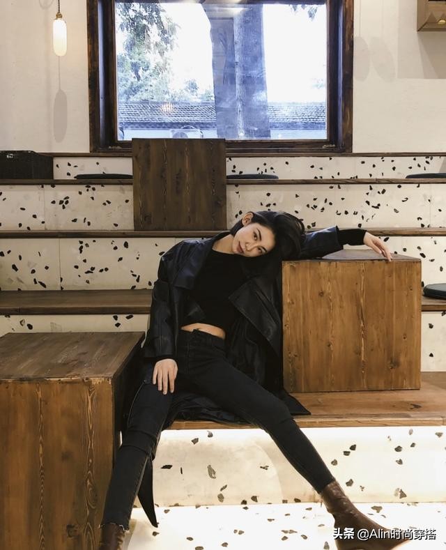 小姐姐不光会穿搭，拍照姿势也是真的nice