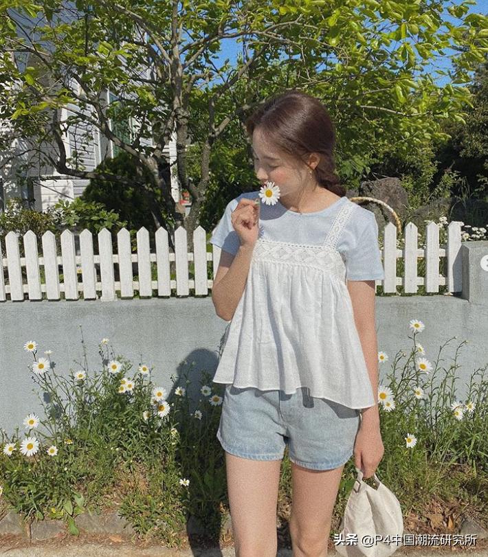 牛仔短裤怎么穿才好看,牛仔短裤就要穿这样的舒适又显瘦