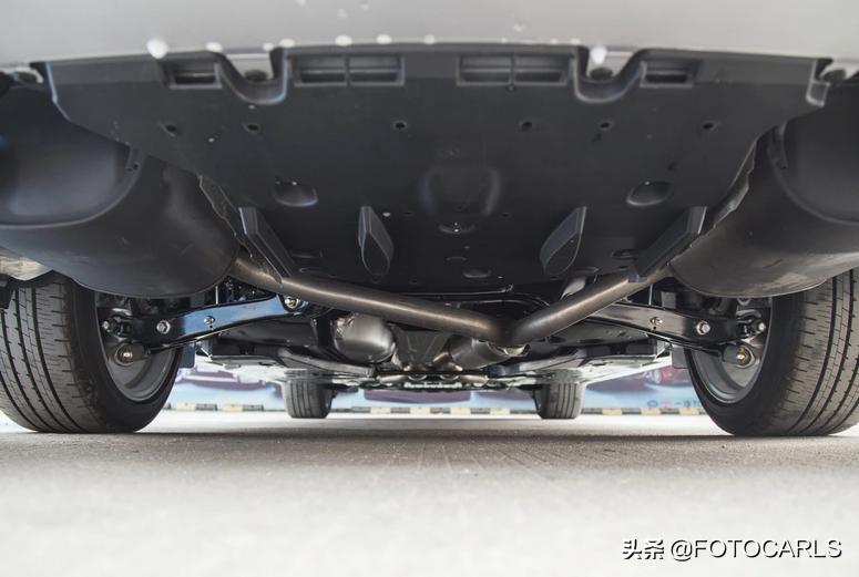 丰田皇冠2.5升四驱豪华版价格,丰田皇冠2024款最新款银色