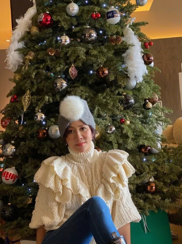 郑秀妍刘嘉玲 (刘嘉玲领开襟衫)