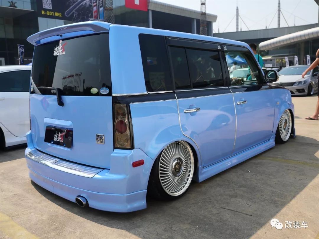 改装车聚会,改装车齐聚车展