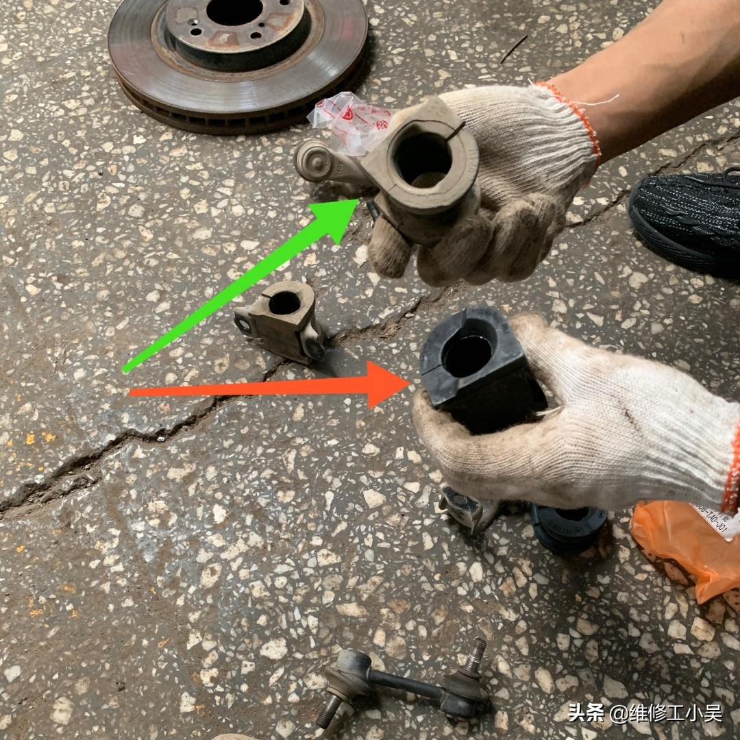 看着要换的一堆新配件，本田车主抱怨：修车基本就是换配件了