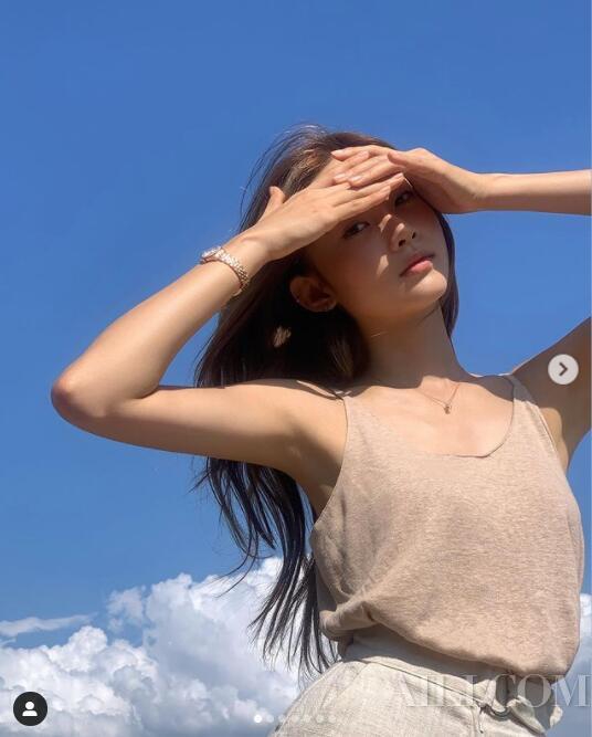 染发后干枯毛躁,染发后头发干枯用什么护理