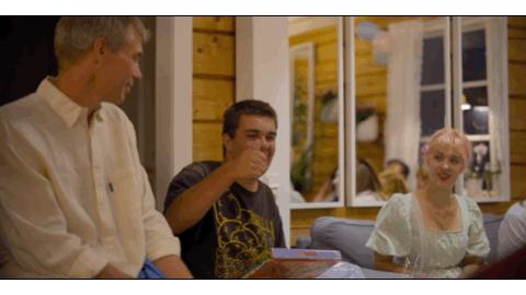 耗费十余年打造透明“自然屋”，瑞典爸爸终与自闭症儿子和解