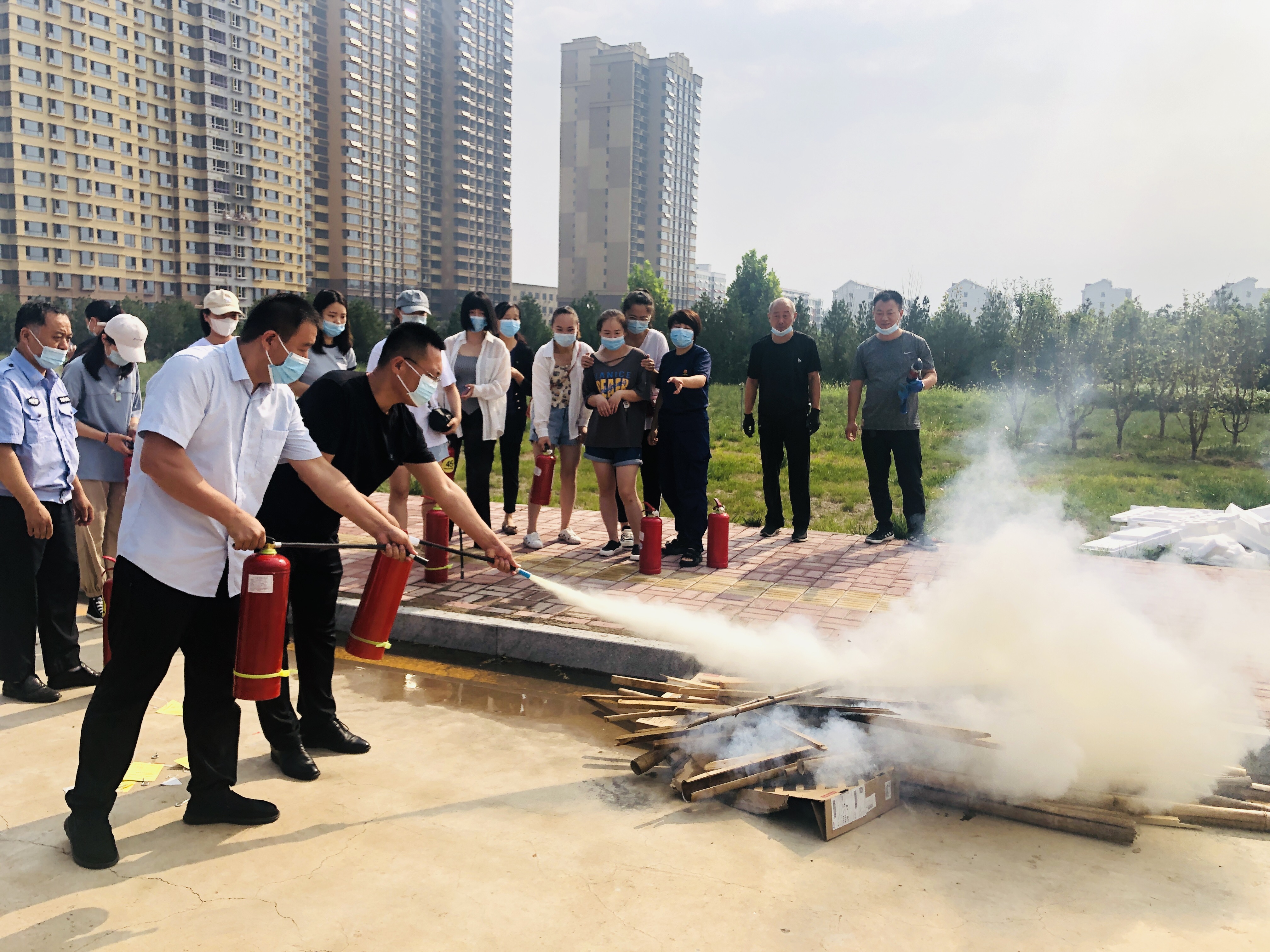 不会使用灭火器?请记住“提拔我呀”