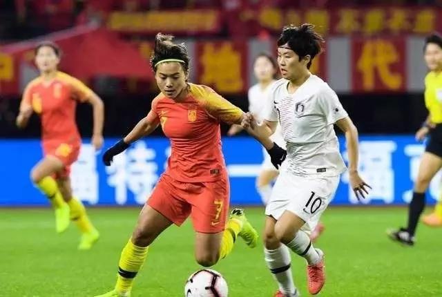 法国杯已出局联赛被反超！王霜留洋首赛季能夺几冠？