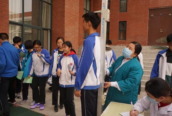 初中生身高多少才算合格,中学生身高表