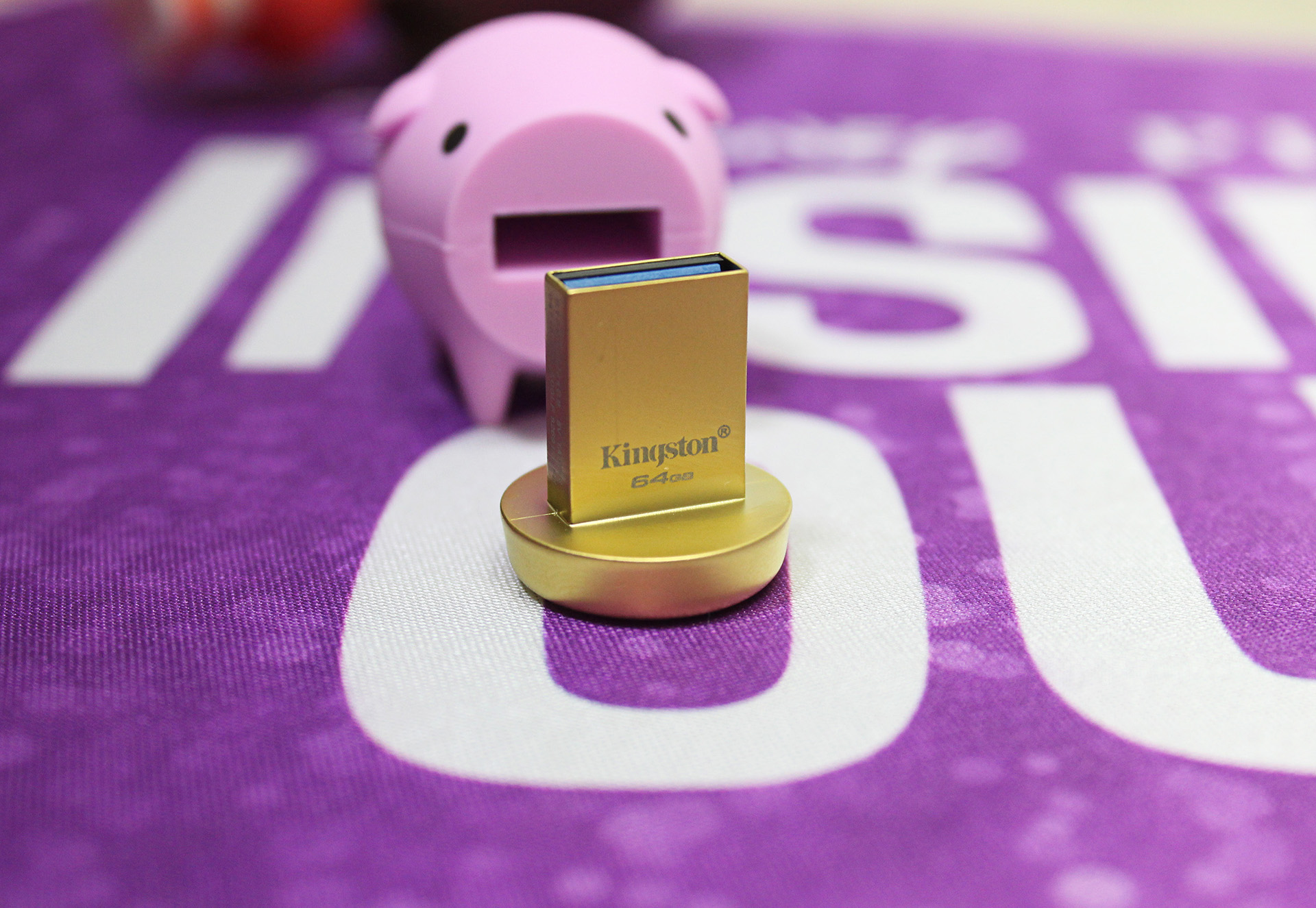 我不是佩奇，金士顿64G猪年生肖U盘悄悄萌到身边