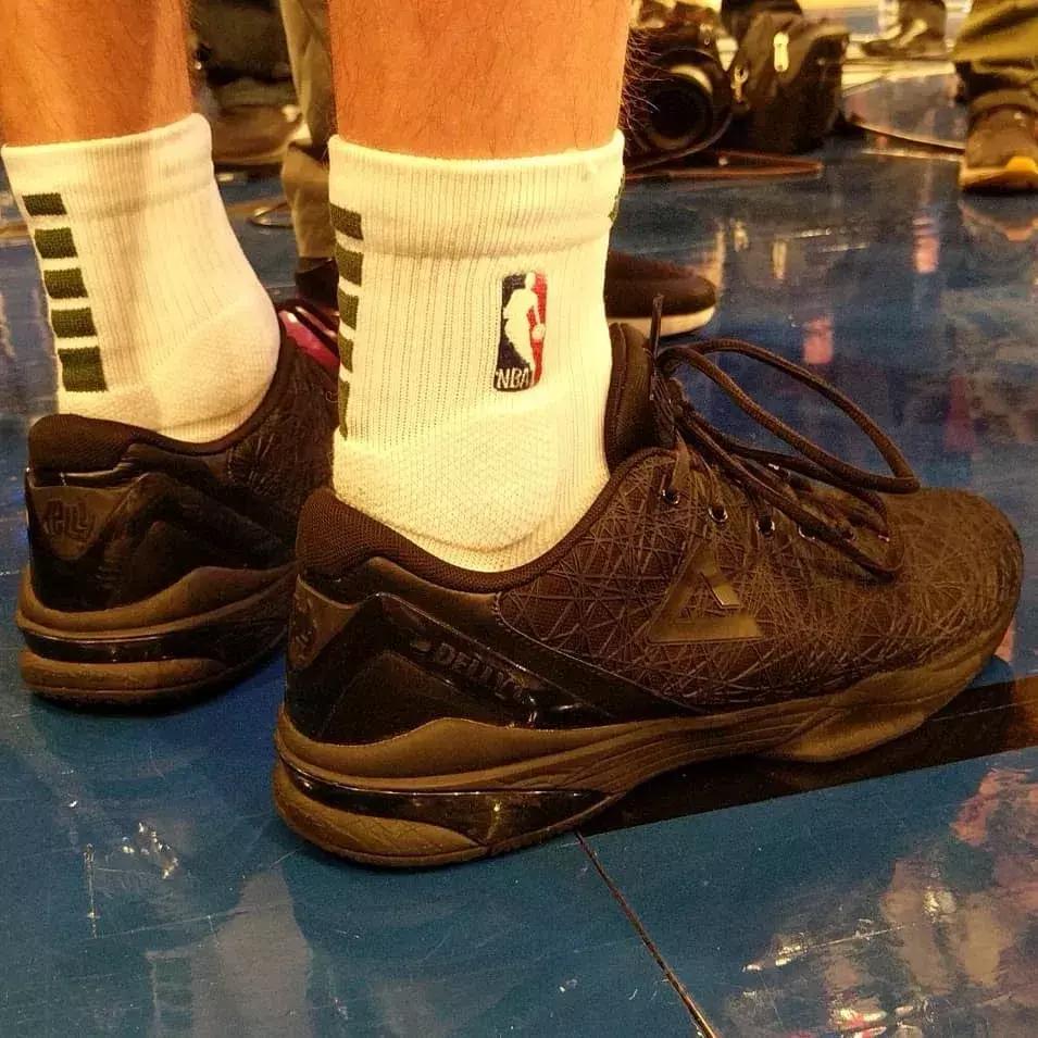 NBA球员今日上脚：塔克实战AJ1，麦迪中国行穿新鞋！