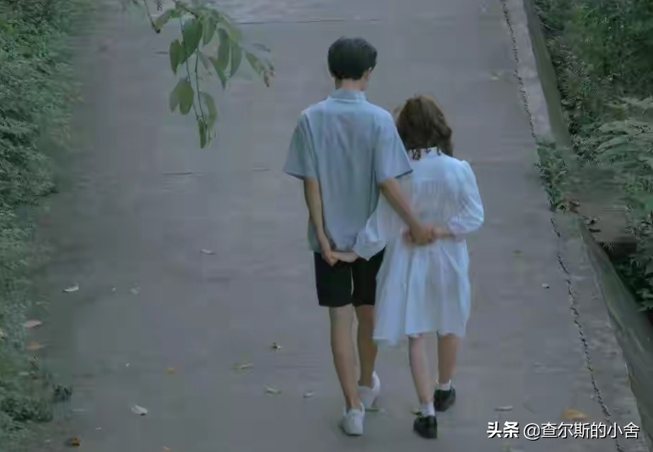 爱上一个不怎么搭理你的人怎么办,如何面对一个很爱自己的男生