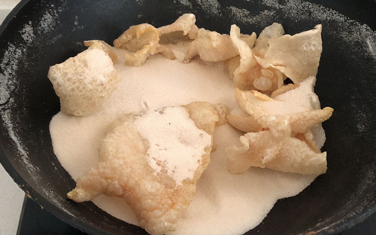 猪皮不用晒怎么做才好,发猪皮的全过程